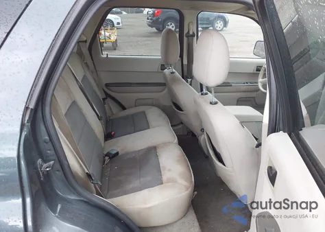 2008 Ford Escape Xlt z USA, uszkodzony, nr VIN 1FMCU93178KB52119